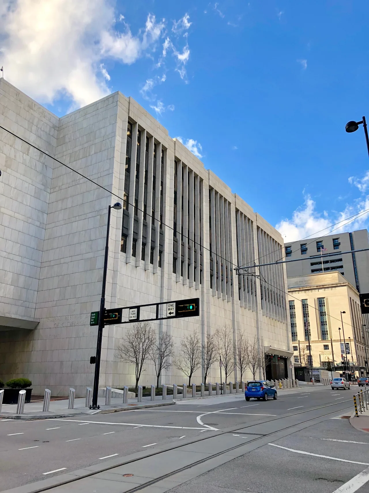 Street view of the Federal Reserve Cincinnati branch exterior