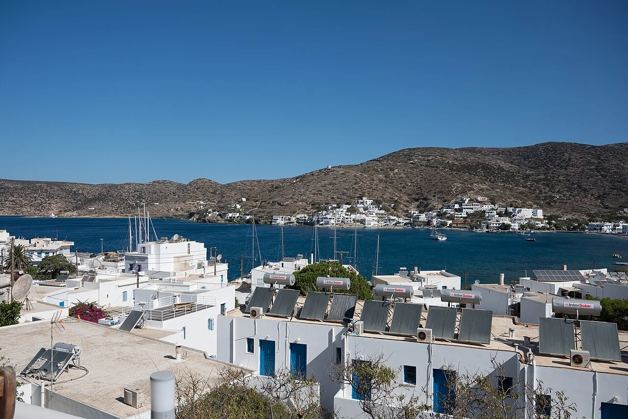 Amorgos Katapola koyunda güneyden kuzeybatı kıyısına bakış, 2021