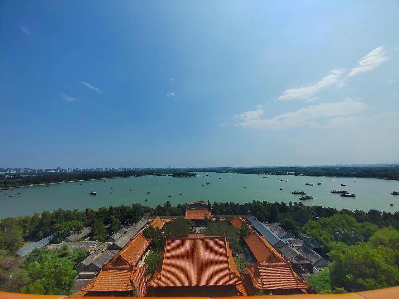 Yazlık Saray ve Kunming Gölü; HoweyYuan, 6 Temmuz 2024. Uzun gezi günü sonrası akşam yemeğinin rota bağlamı.