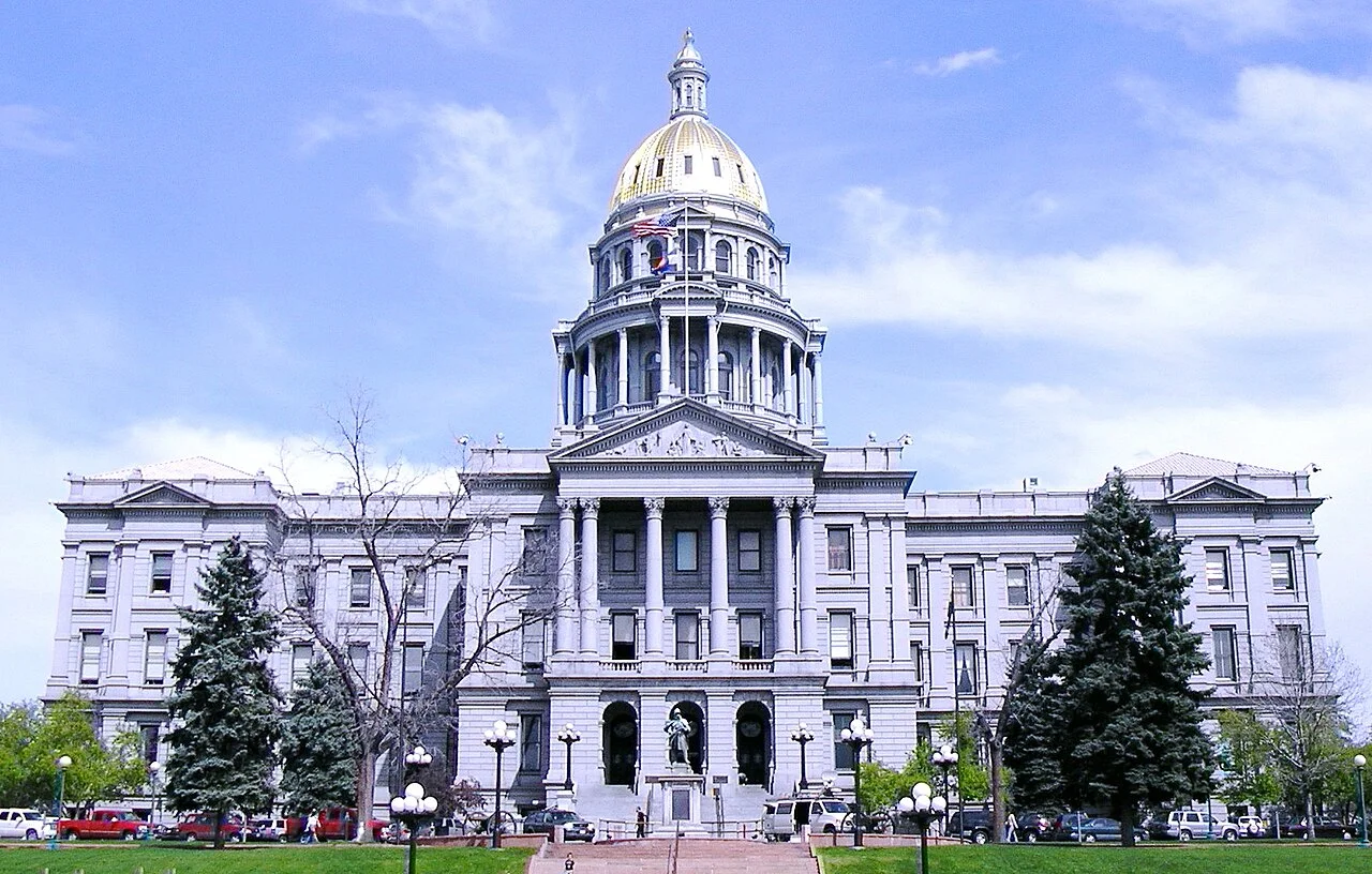 Colorado State Capitol dış cephesi, Mayıs 2005 arşiv fotoğrafı
