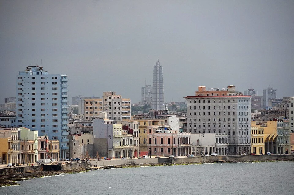 Yemek rotası arasında Havana Malecón kıyısı, 2012