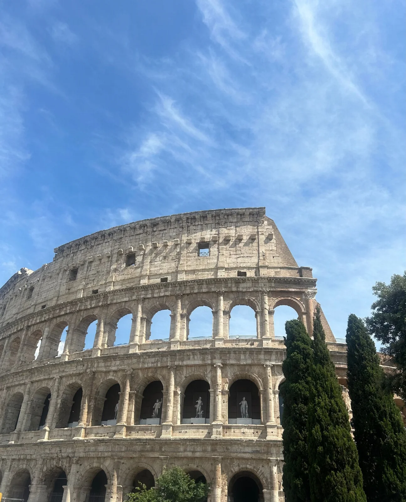 Roma Kolezyumu’nun dış cephesindeki üst üste kemerler