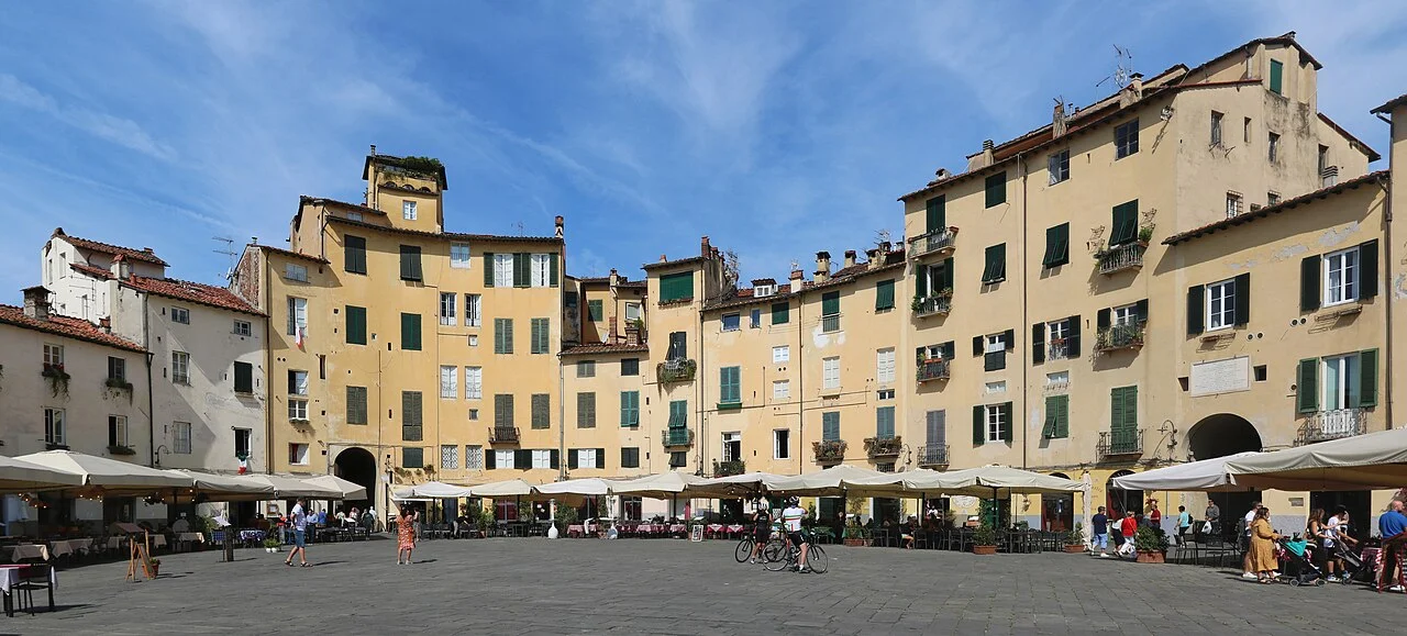 Lucca Piazza dell’Anfiteatro meydanı; 2021-09-07