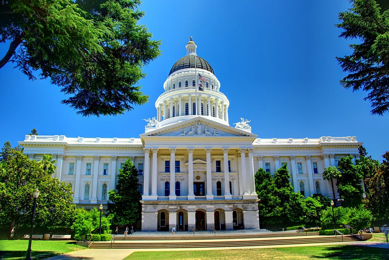 Sacramento California State Capitol tam cephe görünümü, 2012